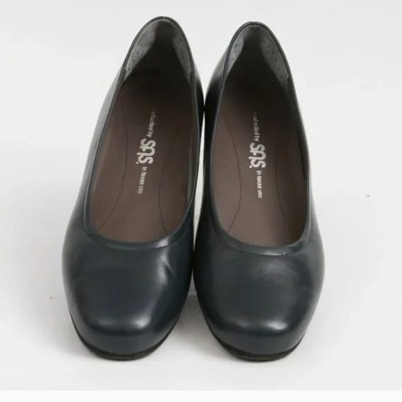 SAS Regina Pumps in Black - Picture 2 of 16